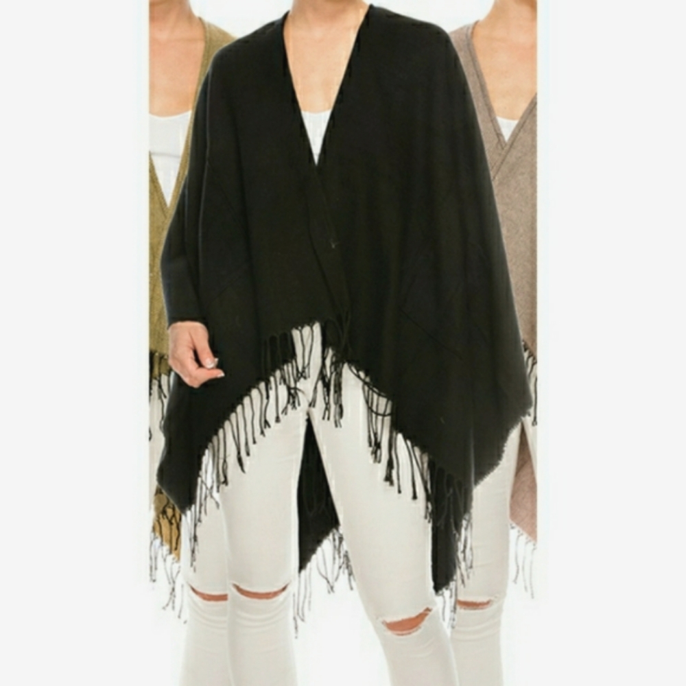 NEW Poncho Ruana Wrap Shawl Fringe Pockets in Black One Size